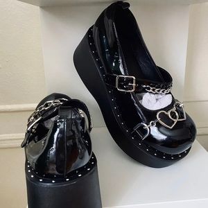 Light “Lolita” platform shoes